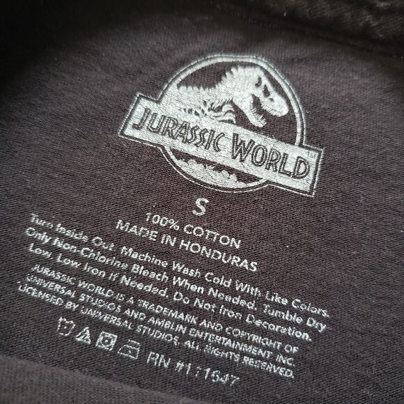 Jurassic World Splatter Print Classic Logo Size Small Mens 100% Cotton T-Shirt - Picture 3 of 6